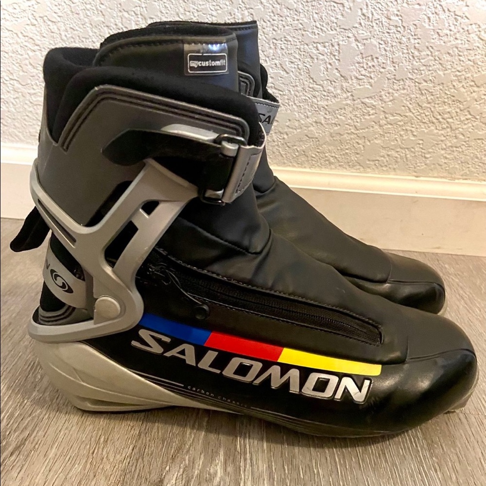 Salomon black ski winter boots size 7.5